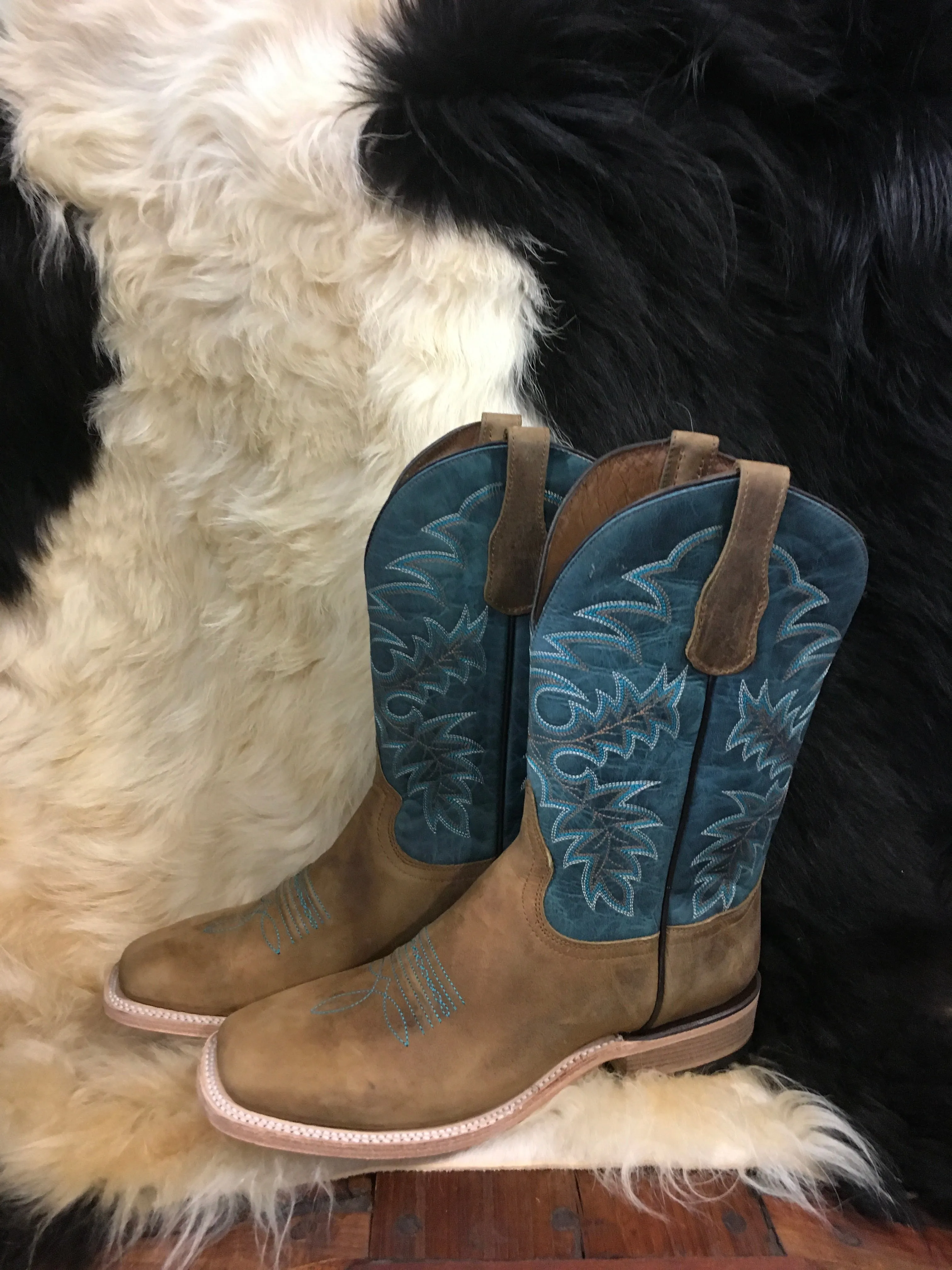 Mens Tan/Blue Wide Square Toe Boot