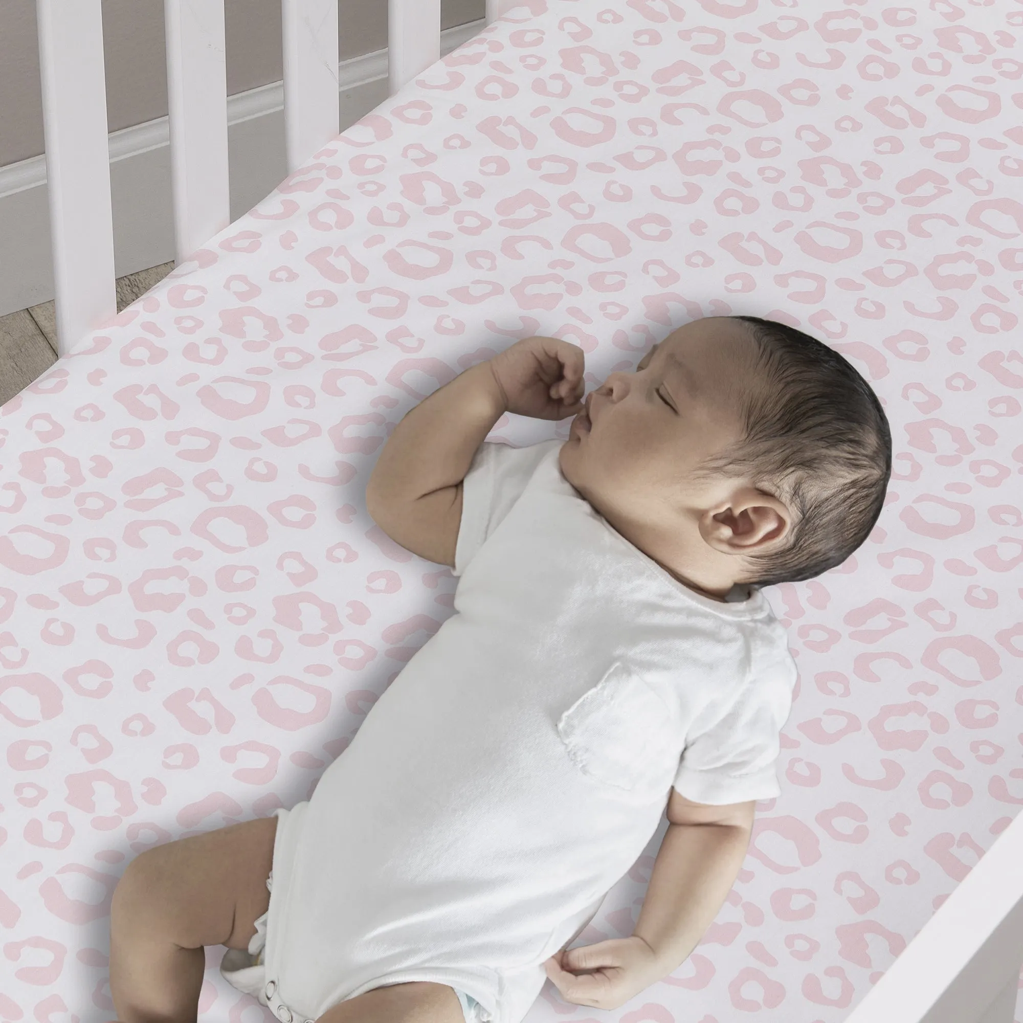 Signature Leopard Organic Cotton Fitted Crib Sheet
