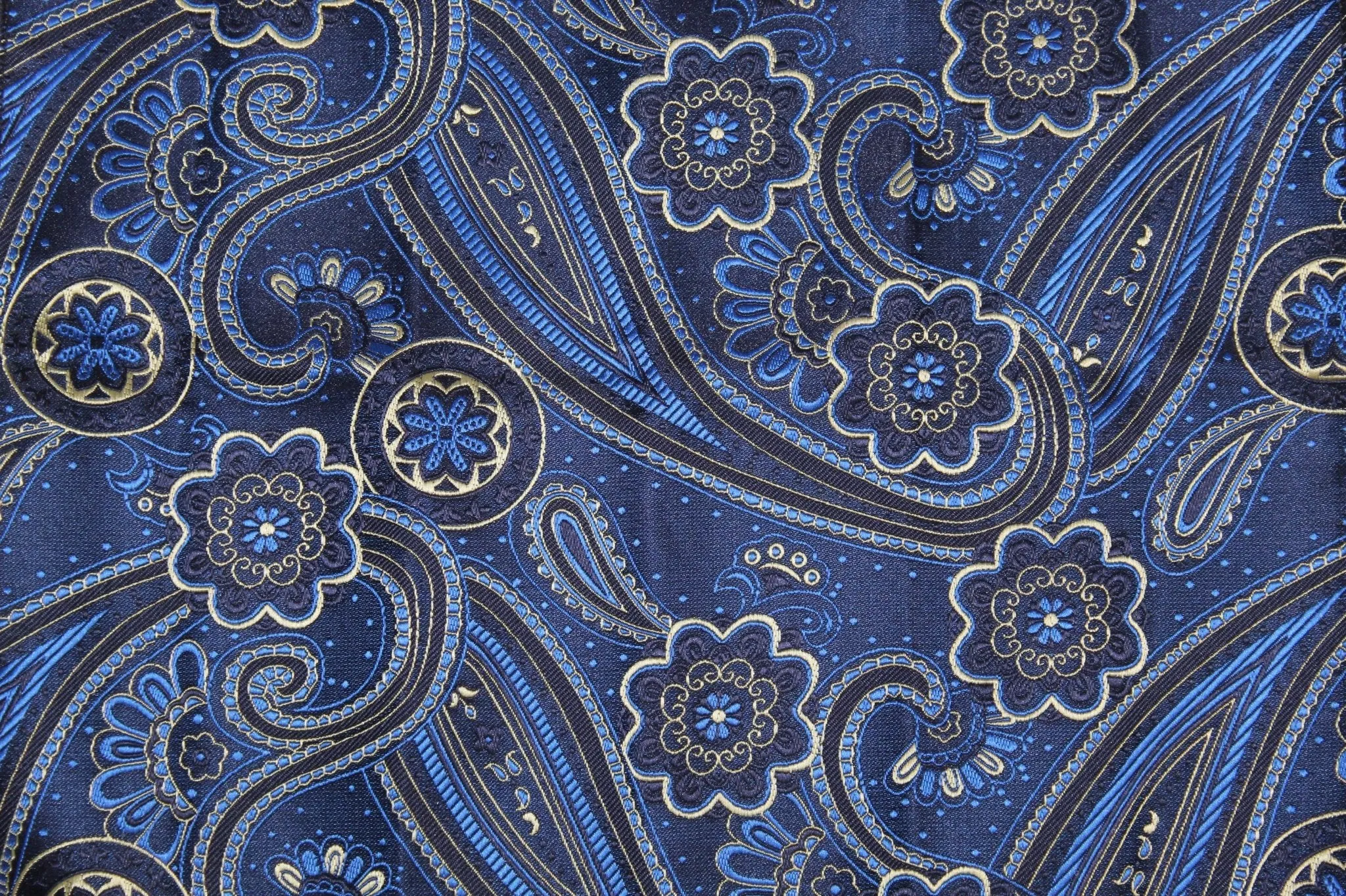 Vittorio Farina Men's Skinny Design Satin Necktie and Pocket Square